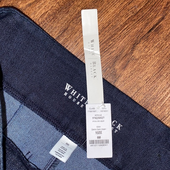 White House Black Market Slim Dark Wash Pull on Jeans - Picture 4 of 13
